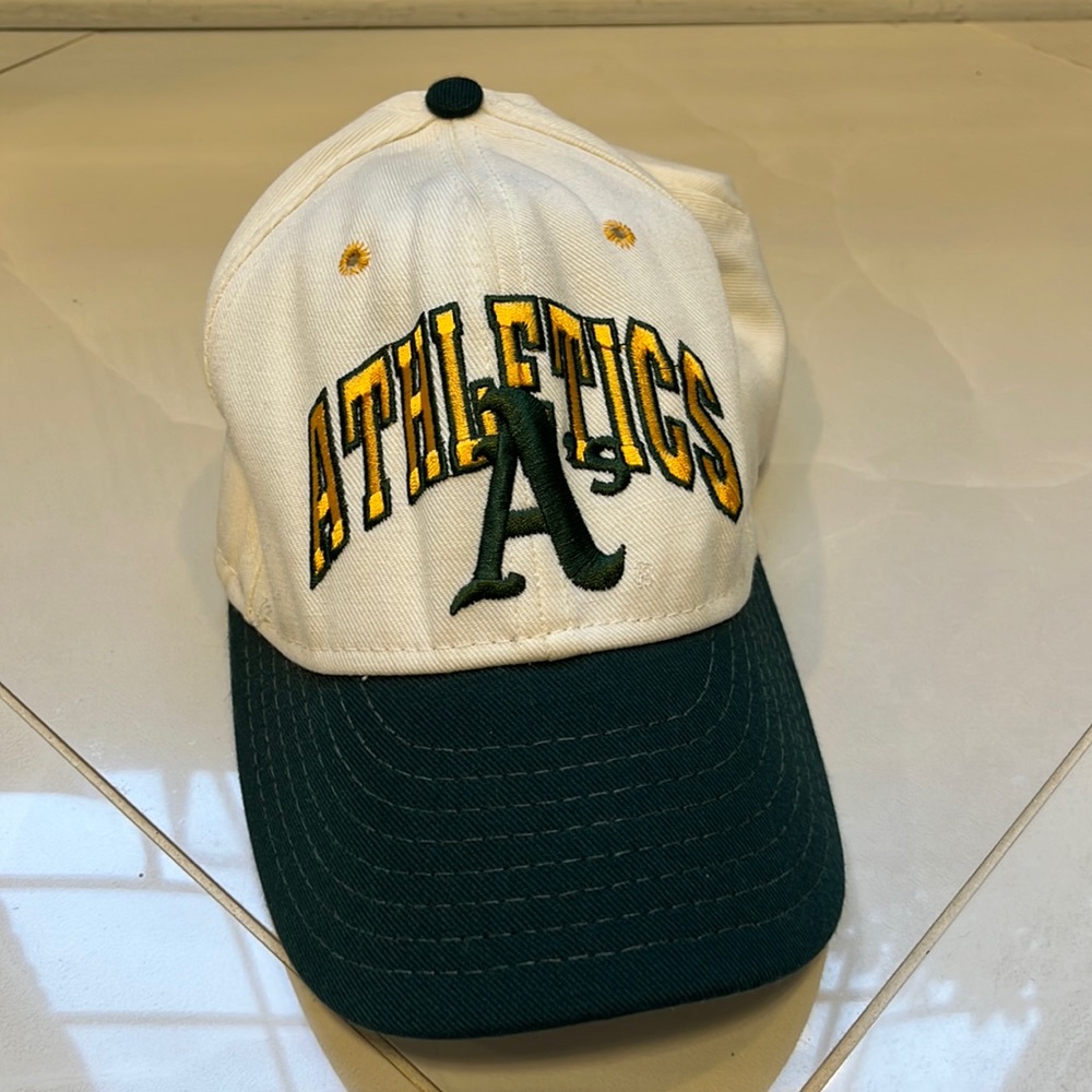Authentic Pro-Line Fitted Oakland A’s Athletics baseball cap Size 7 1/8 Made USA